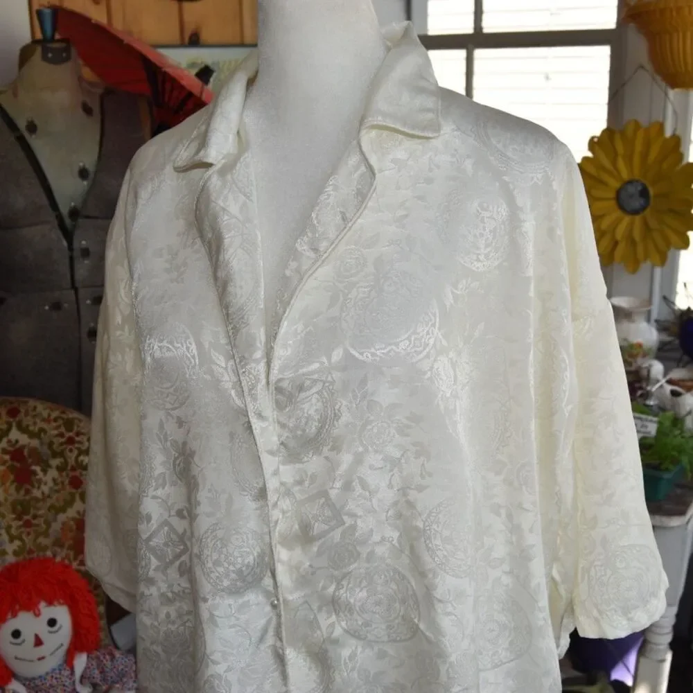 Vintage Victoria’s Secret White Jacquard Sleep Shirt M/L Oversized